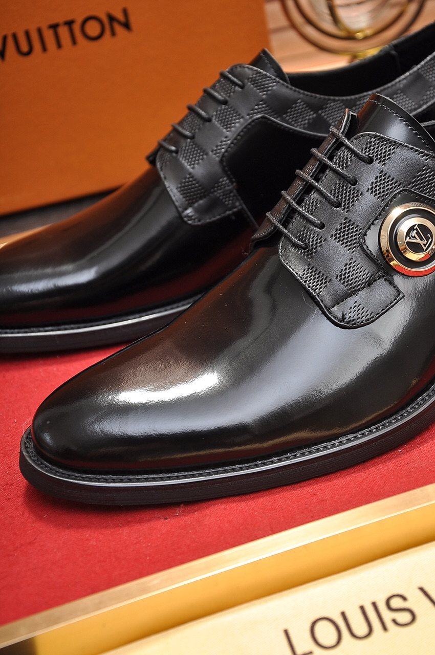 Louis Vuitton Black Glossy Lace-Up Dress Shoes
