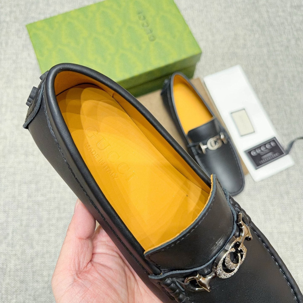 GUCCI Black Metal-Detail Loafers